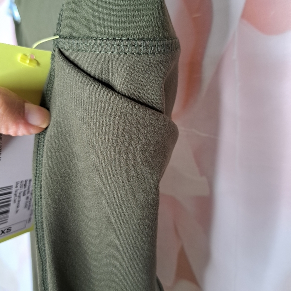 NWT All In Motion Simplicity Twist High Rise Leggings in Olive Green - Picture 7 of 10